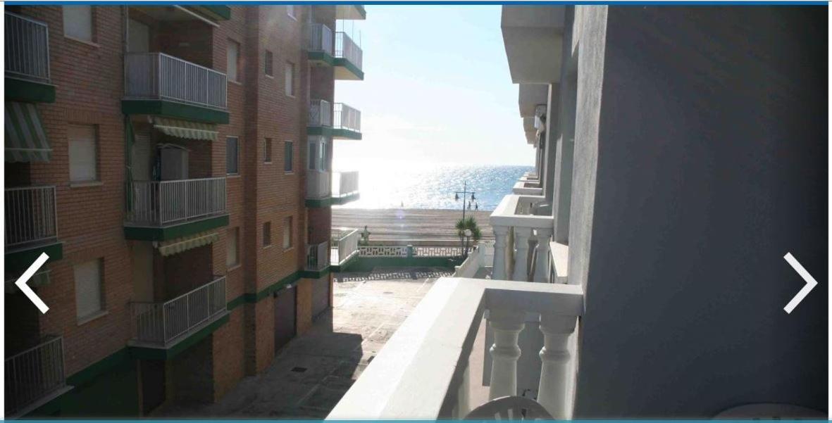 The Beach Across The Street Peniscola Luaran gambar