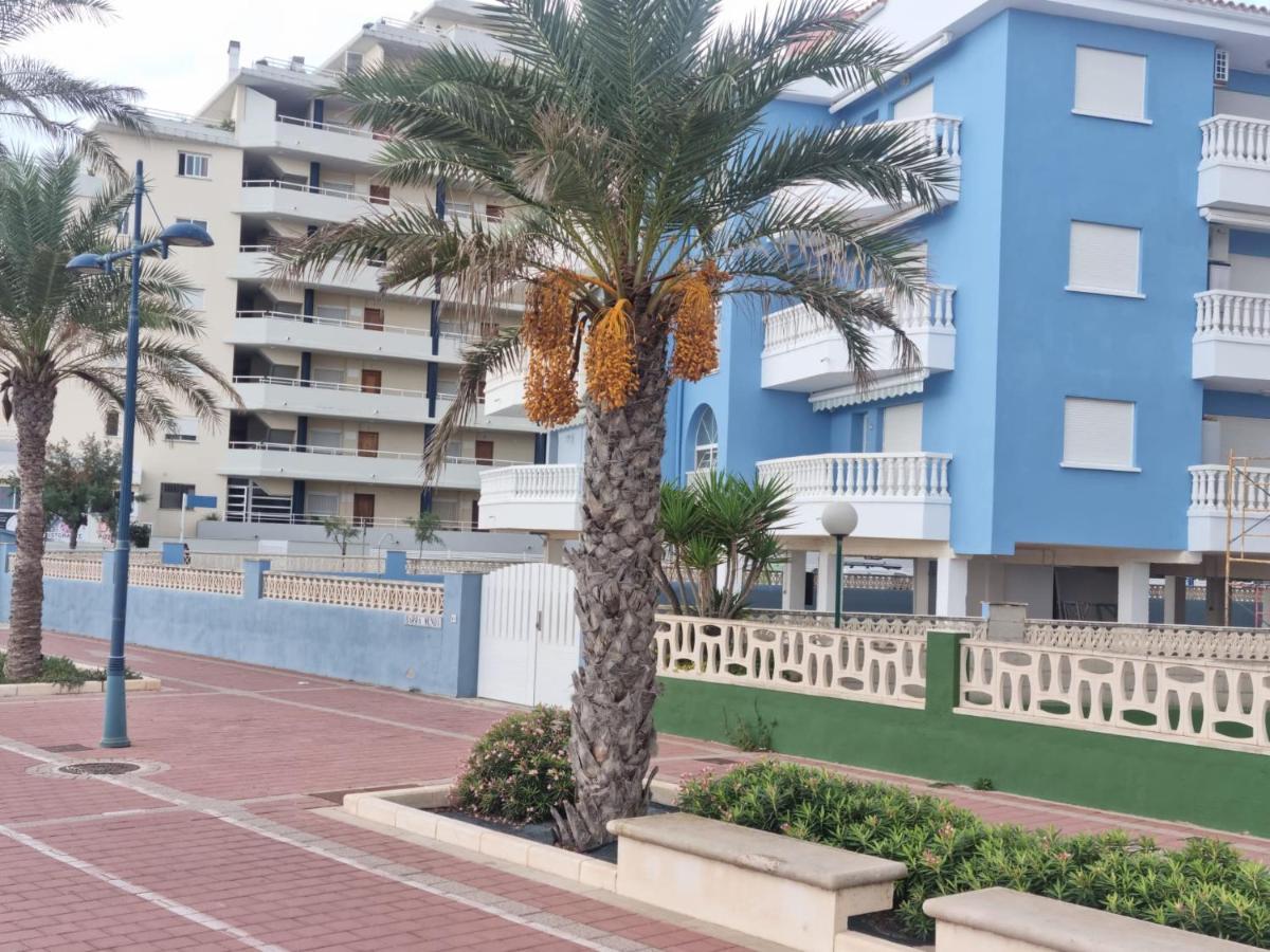 The Beach Across The Street Peniscola Luaran gambar