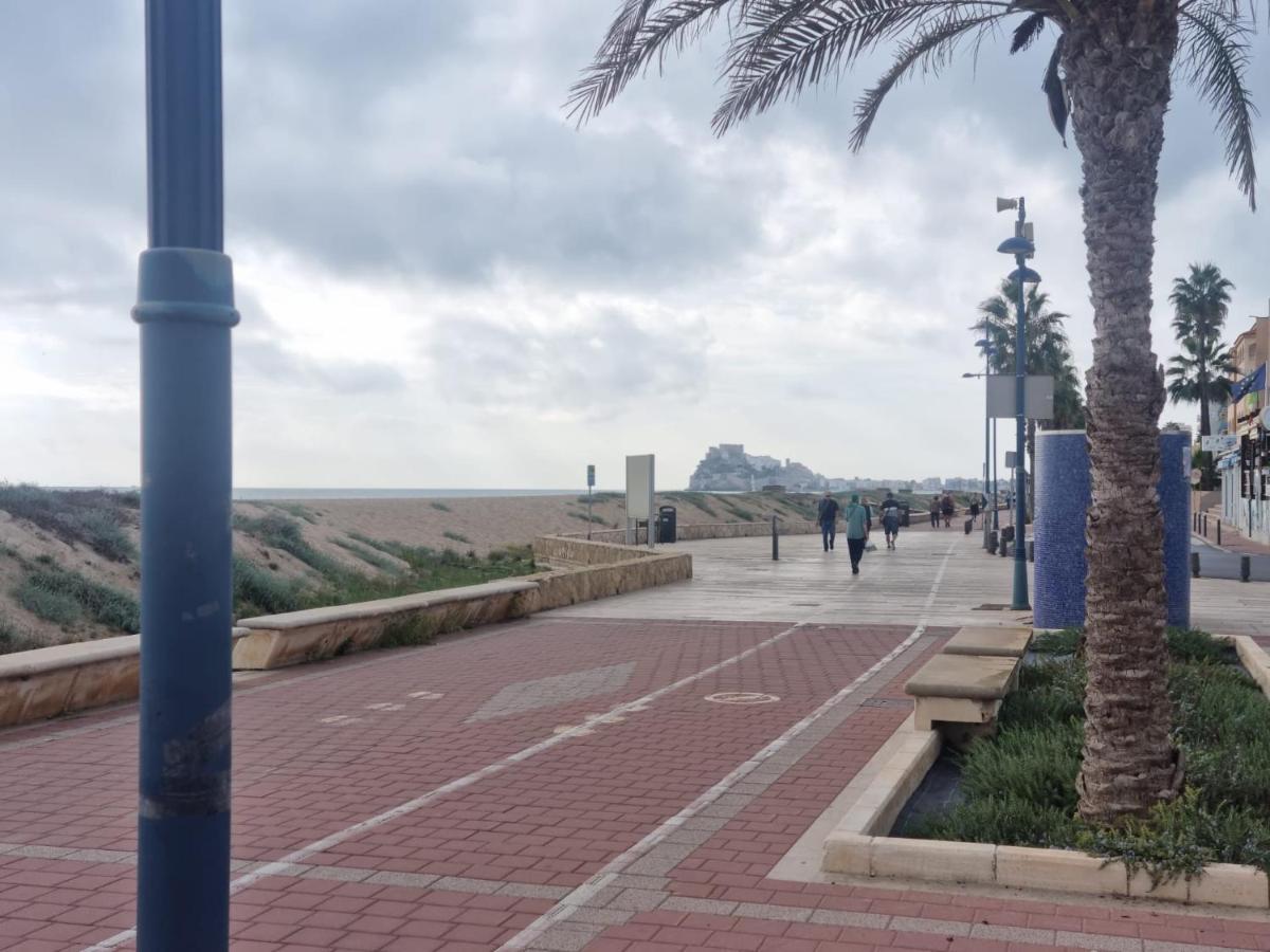The Beach Across The Street Peniscola Luaran gambar